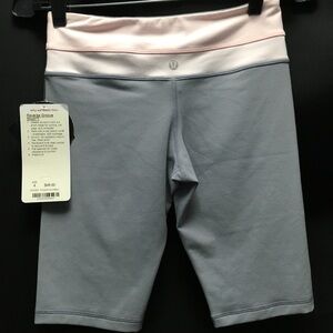 Lululemon Reverse Groove Short